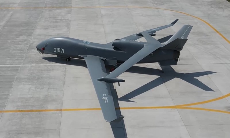 WZ-7 Xiang Long UAV (B)